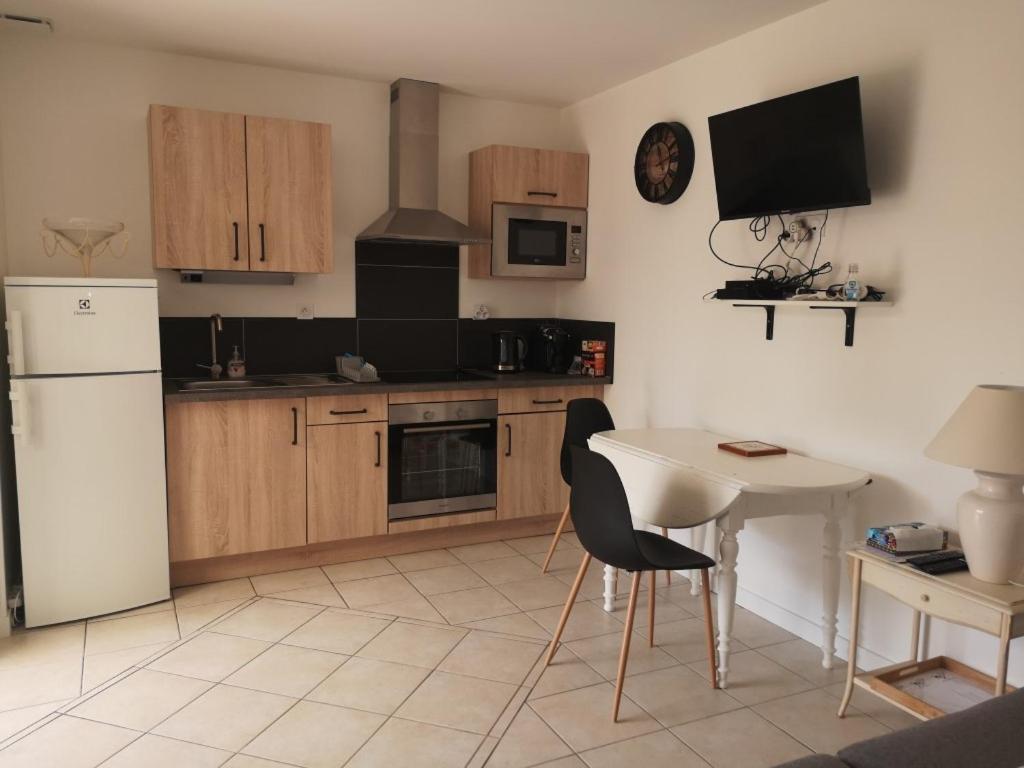 Appartement 2 Pieces Avec Terrasse Proche Mer Et Commerces 乌伊斯特勒昂 外观 照片